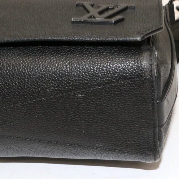 Louis Vuitton Aerogram Takeoff Messenger Bag Leather Black - Picture 10 of 14